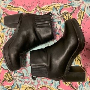 COPY - EUC Sorel Blake Waterproof Black Leather Pull-on Chunky Chelsea Ankle Bo…